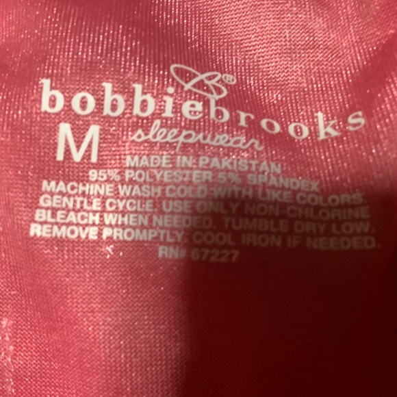 NWT ladies Medium 2 pc short pj set, gray love top and velvety pink shorts - Picture 7 of 8